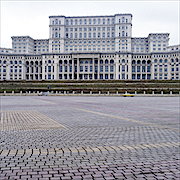 image link - Ceausescu Palace - 400.3 KB
