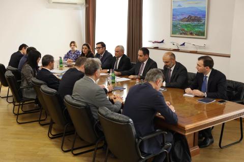 Armenian infrastructure minister and Turkish delegation discuss restoration of Gyumri–Kars power transmission line