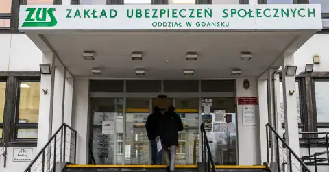 ZUS wypłaci 7 tysięcy złotych dla seniorów! Trzeba spełnić kilka warunków 15.10.2026