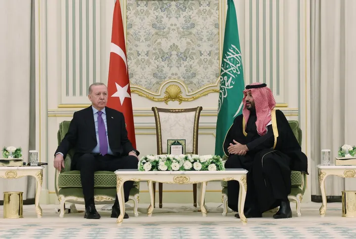 Türkiye's Erdogan condemns Houthi militia attacks in call with Saudi Arabia's MBS