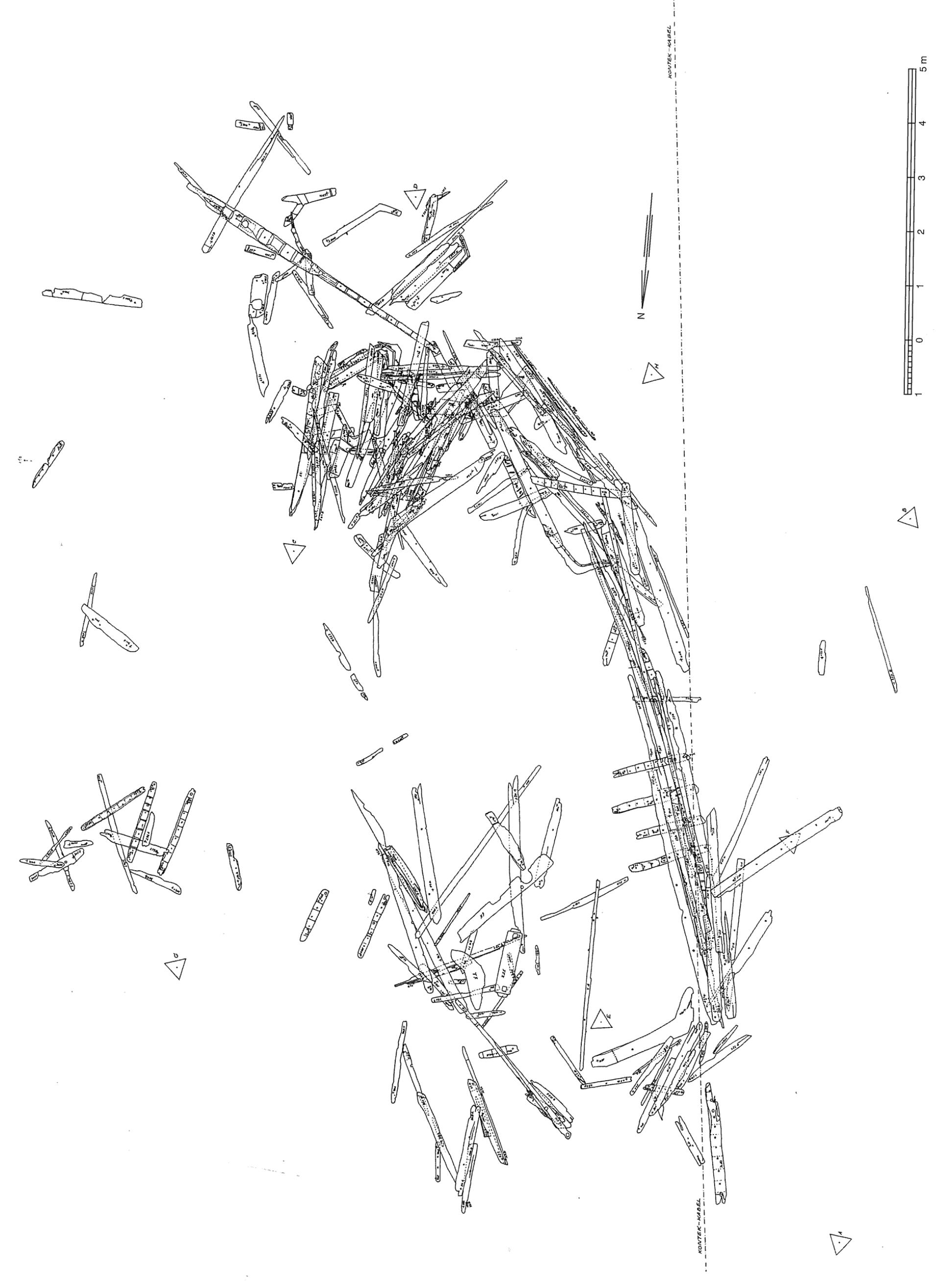Fig. 25: Site plan, Vedby Hage. The plan shows the ship parts as they were excavated on the seabed. The bottom of the ship was not present in the excavation area. Drawing: M. Gotche (Myrhgj, 2000:230).