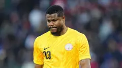Stanley Nwabali wear sad face as e dey waka for field