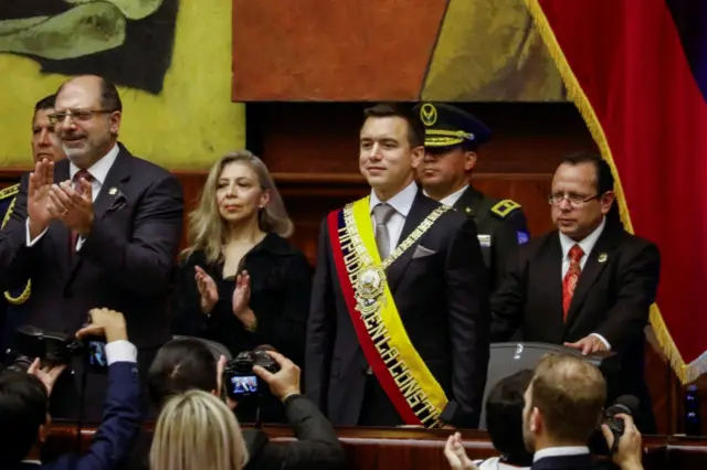 Daniel Noboa con la banda presidencial.