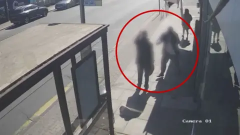 CCTV footage shows suspect approaching man before stabbing him