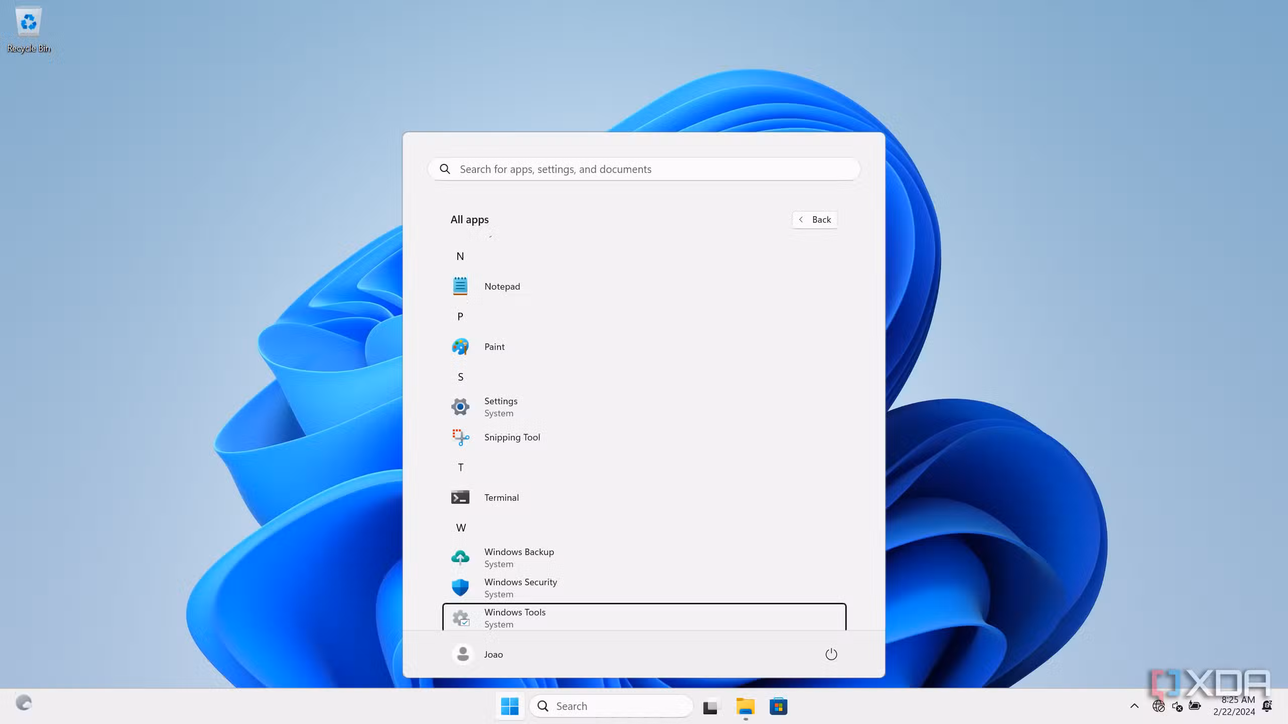 Screenshot of the All Apps list in Tiny11 before installing any updates