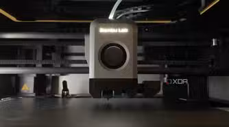 print head of the bambu labs x1c 3d printer about to start printing