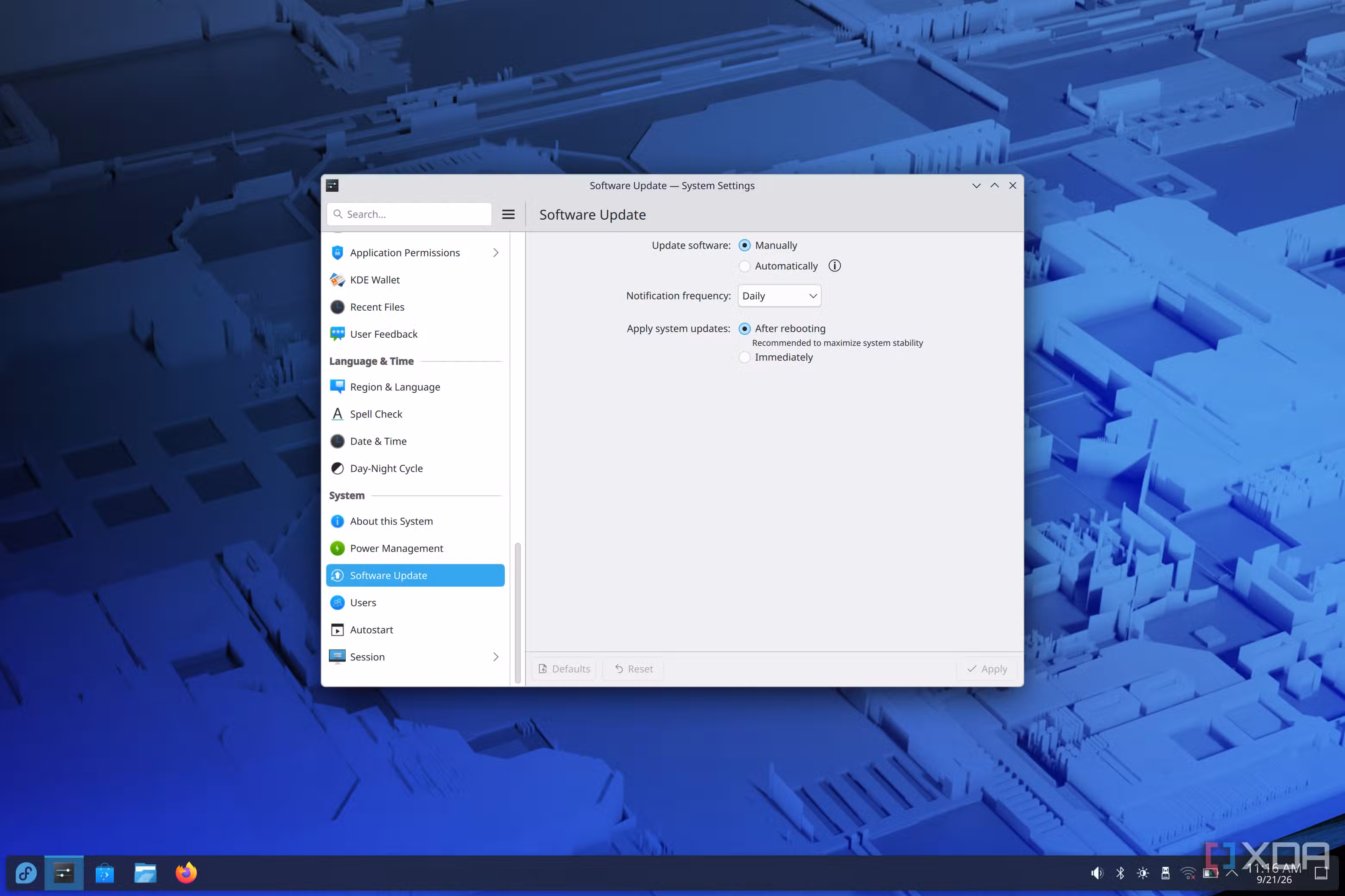 Screenshot of the System Settings app on Fedora KDE showing updates are set to install manually