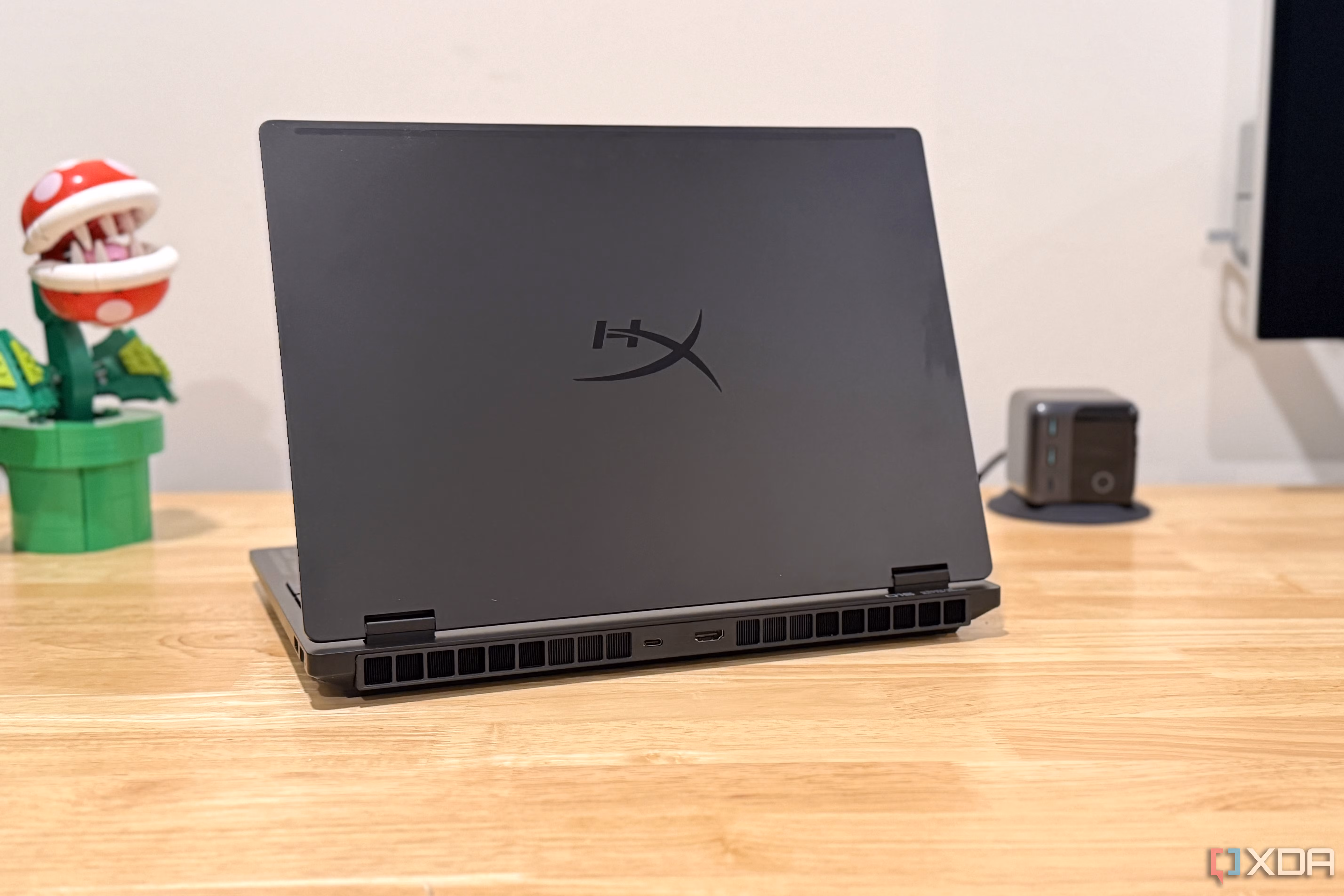 hyperx omen 15 rear 
