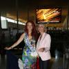 Delphine Wespiser, Miss France 2012, se rendant en Chine avec Sylvie Tellier pour le concours de Miss Monde, le 19 juillet 2012