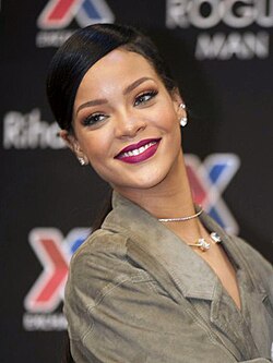 Rihanna at Fort Belvoir 2 (cropped).jpg