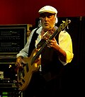 John McViebajo(1967-1995, 1997-presente)