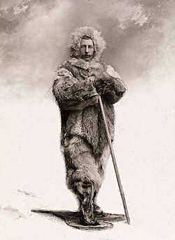 Roald Amundsen, la cui spedizione in Antartide prevedeva l'impiego di 97 cani da slitta.
