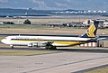 Singapore_Airlines_Boeing_Boeing_707-327C_at_Sydney_Airport