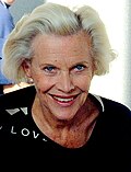 5. April: Honor Blackman (2000) (94)