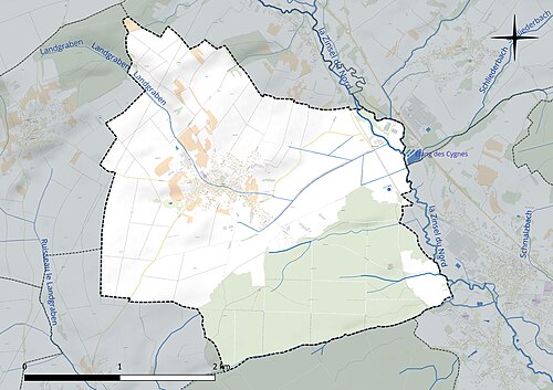 Carte en couleur présentant le réseau hydrographique de la commune