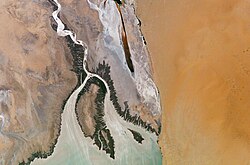 Esempio di delta-estuario: Colorado in ambiente arido L'immagine mostra la parte terminale del complesso deltizio.