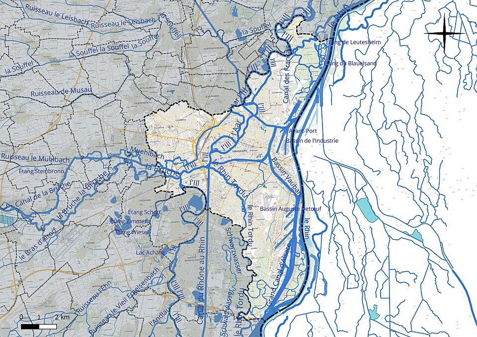 Carte en couleur présentant le réseau hydrographique de la commune
