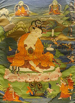 Pintura tibetana de Nāgārjuna, com serpentes acima da cabeça e figuras serpentinas que oferecem manuscritos.