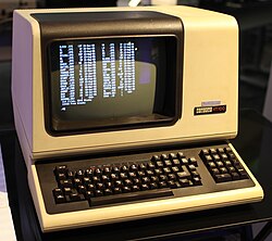 Модел VT100, появил се през 1978, е най-популярният видео терминал за всички времена