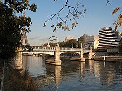 Le pont Rouelle sur la Seine, à Paris