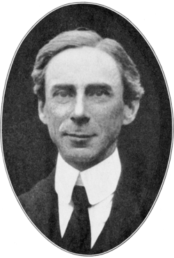 Portrait en noir et blanc de Russell dans un médaillon ovale