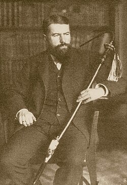 Max Weber në 1907, duke mbajtur një nargjile