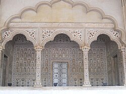 Multifoil arches with parchinkari in Diwan-i-Am, Red Fort, India, built between 1631-1640. An example of Mughal architecture.