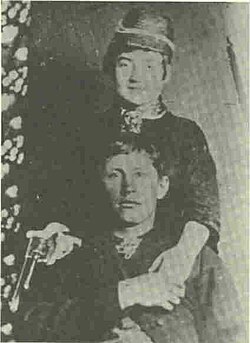 Jesse Evans et un inconnu