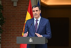 Pedro Sánchez giving a press conference in La Moncloa