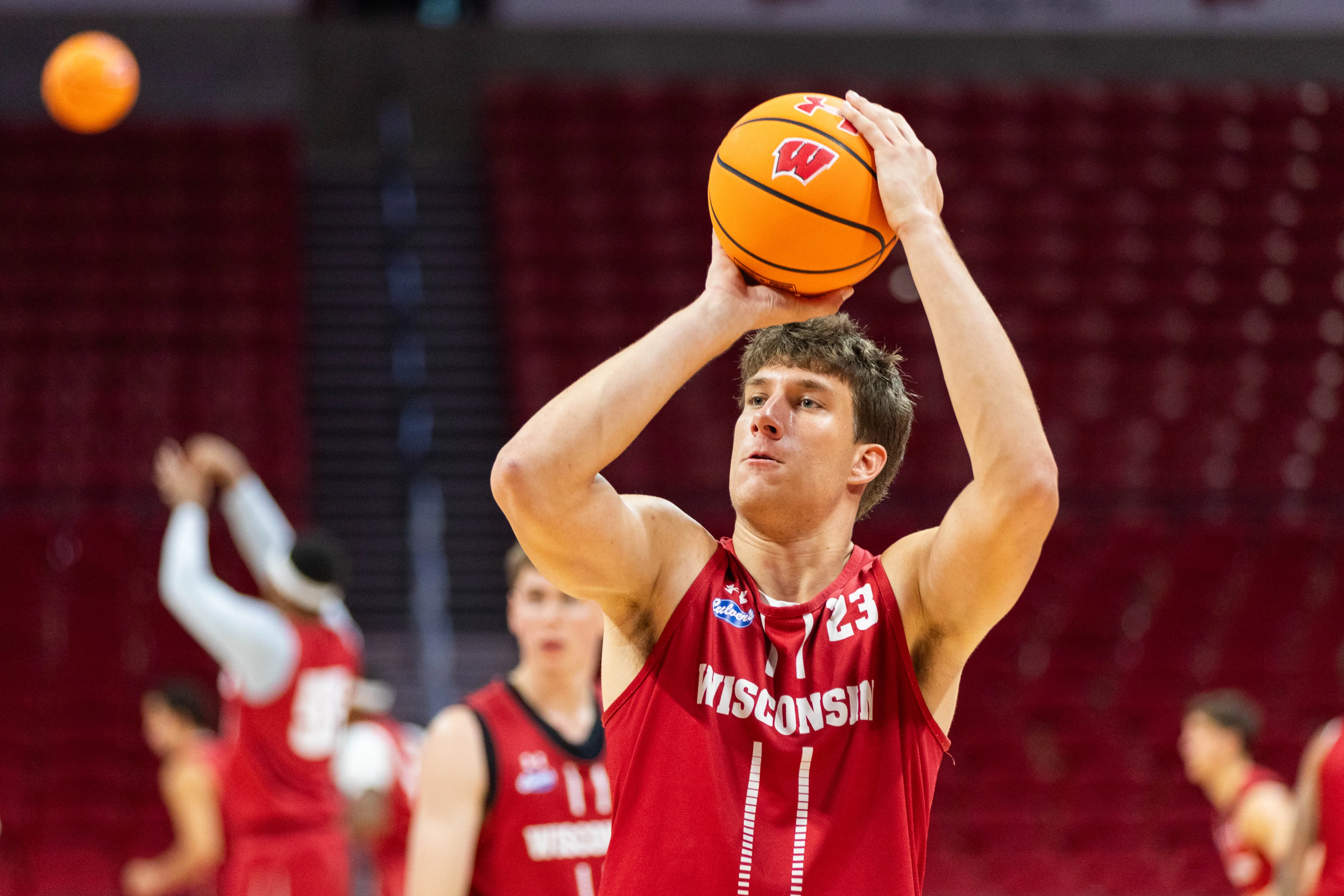 Zach Kinziger's passing among takeaways from Wisconsin's open practice