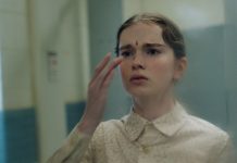 Mike Flanagan’s Carrie Season 1 Review: Stephen King’s First Novel Is Frighteningly Relevant Again Carrie finds blood on her face in Carrie Season 1