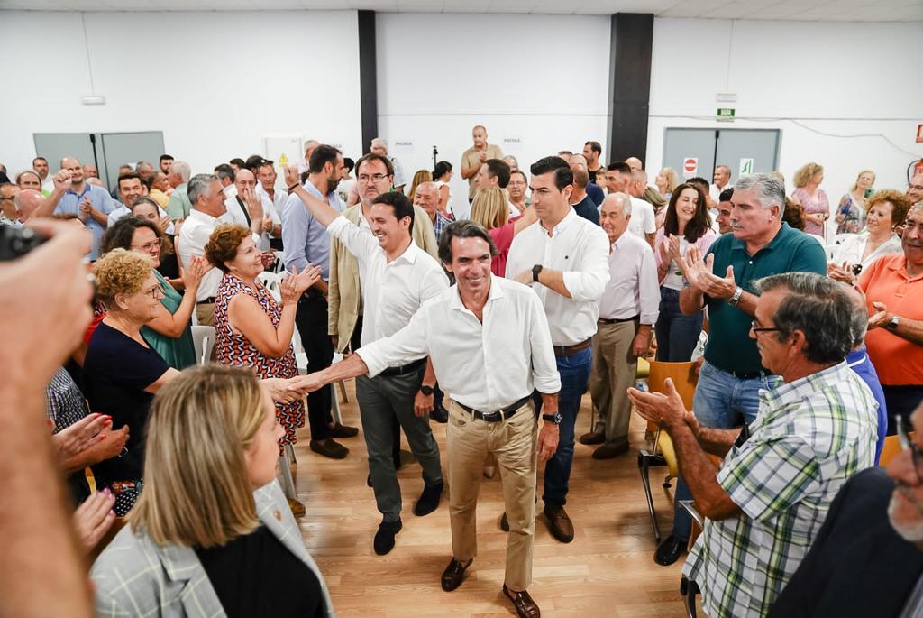 “Cambiar narcisismo inútil por competencia útil es cambiar a Sánchez por Feijóo”