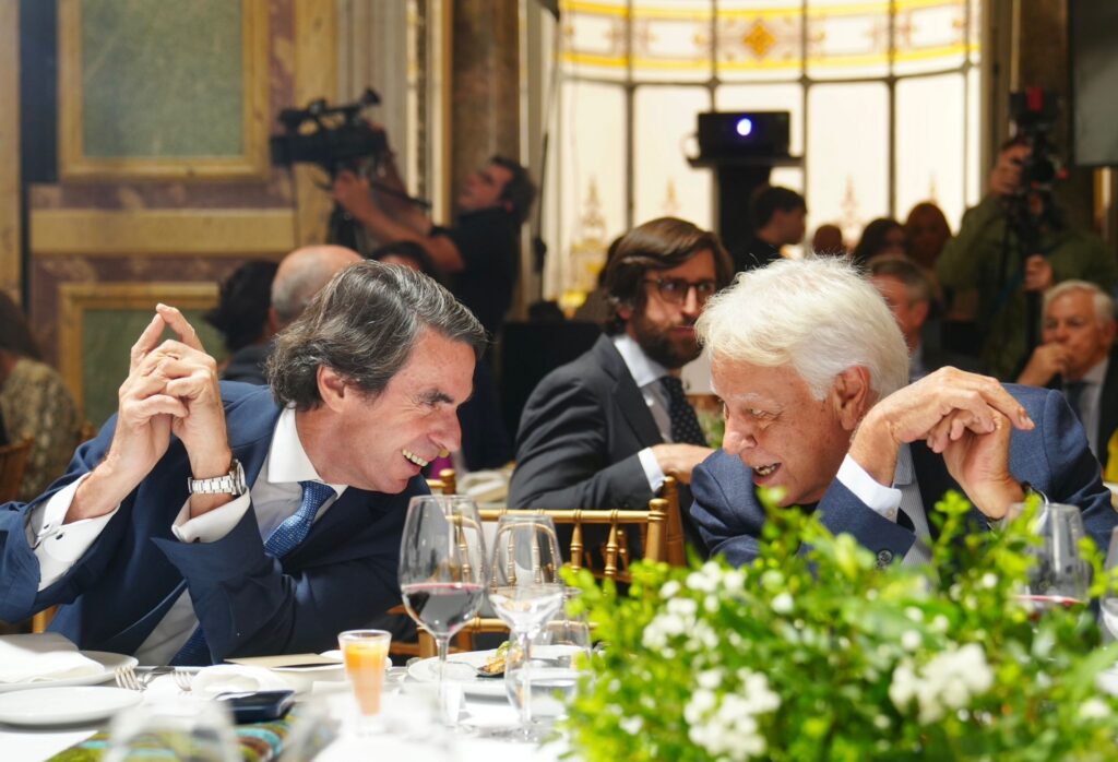“La democracia no consiste en pensar lo mismo sino en poder actuar en muchas ocasiones juntos pensando diferente”