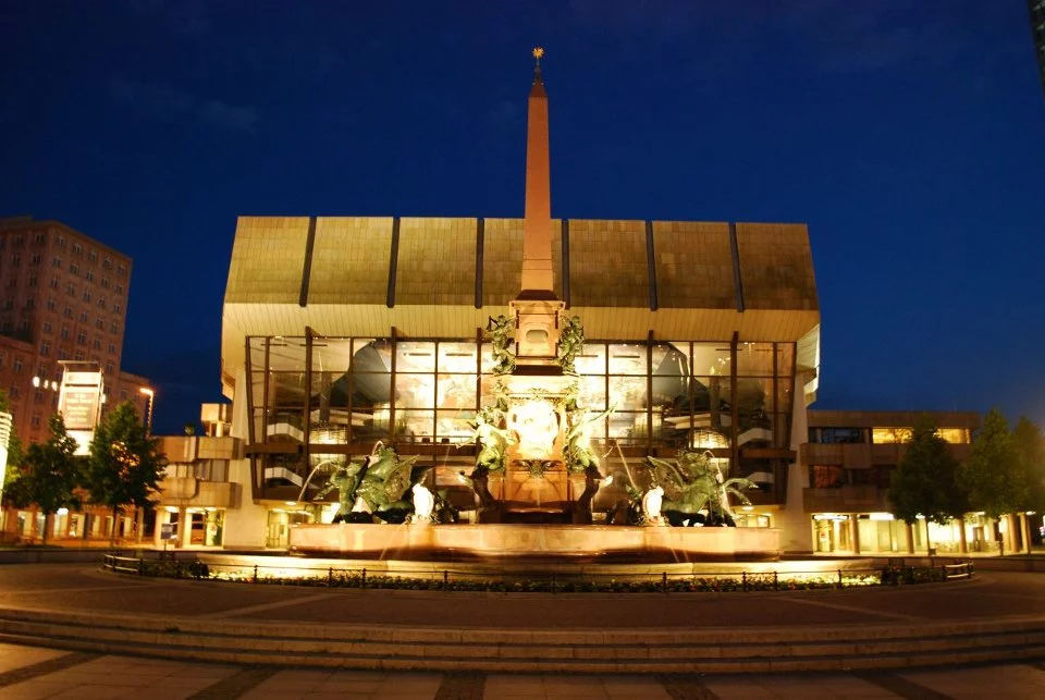 Gewandhaus Gewandhaus mit Mendebrunnen in Leipzig