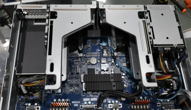 R284-A92-AAL1 expansion slots