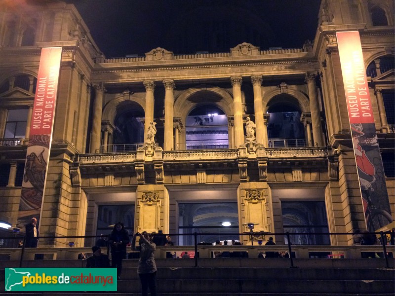 Barcelona - Palau Nacional, de nit (Foto: Albert Esteves, 2015) Barcelona - Palau Nacional, de nit